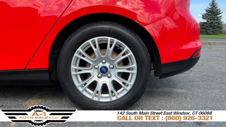 2012 Ford Focus SE photo