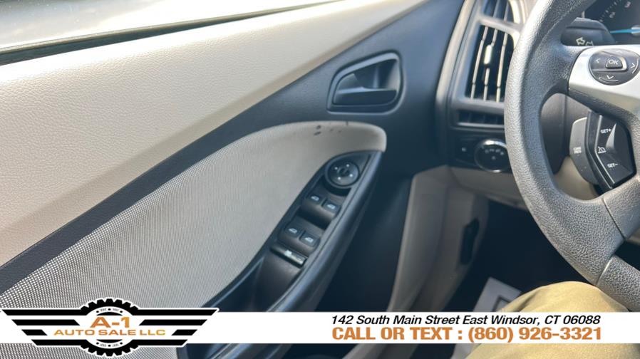 2012 Ford Focus SE photo
