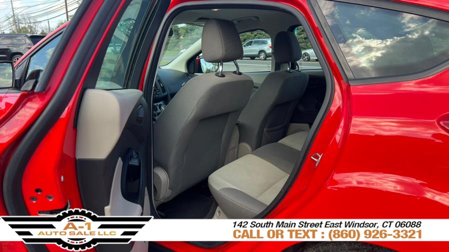 2012 Ford Focus SE photo