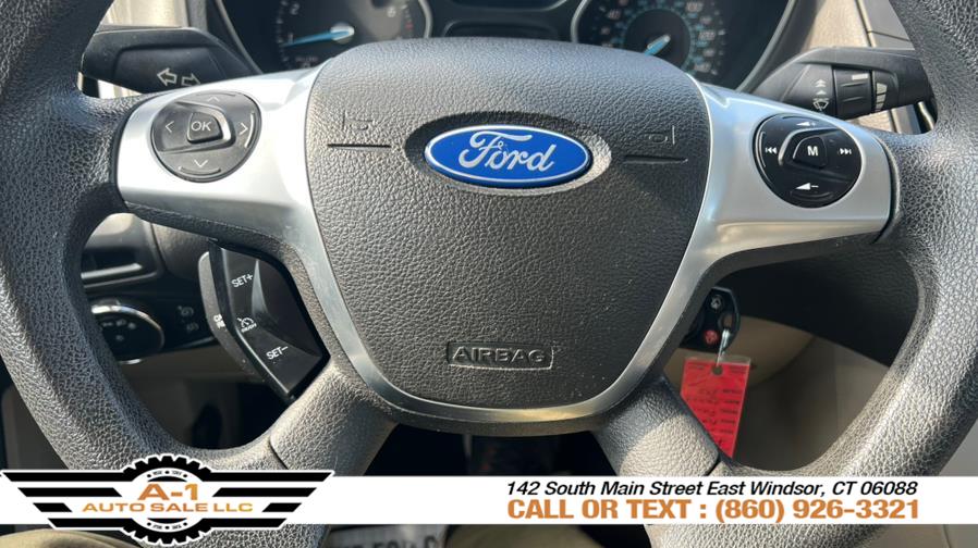 2012 Ford Focus SE photo