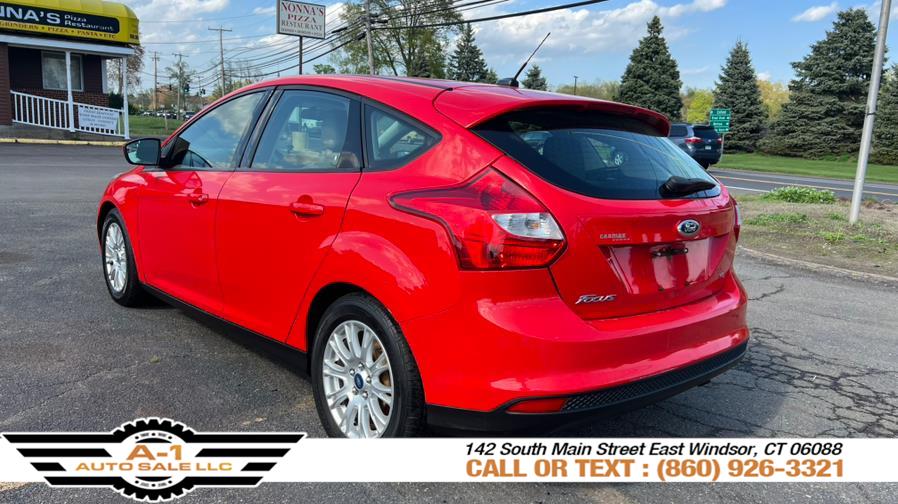 2012 Ford Focus SE photo
