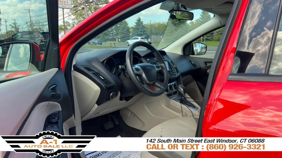 2012 Ford Focus SE photo