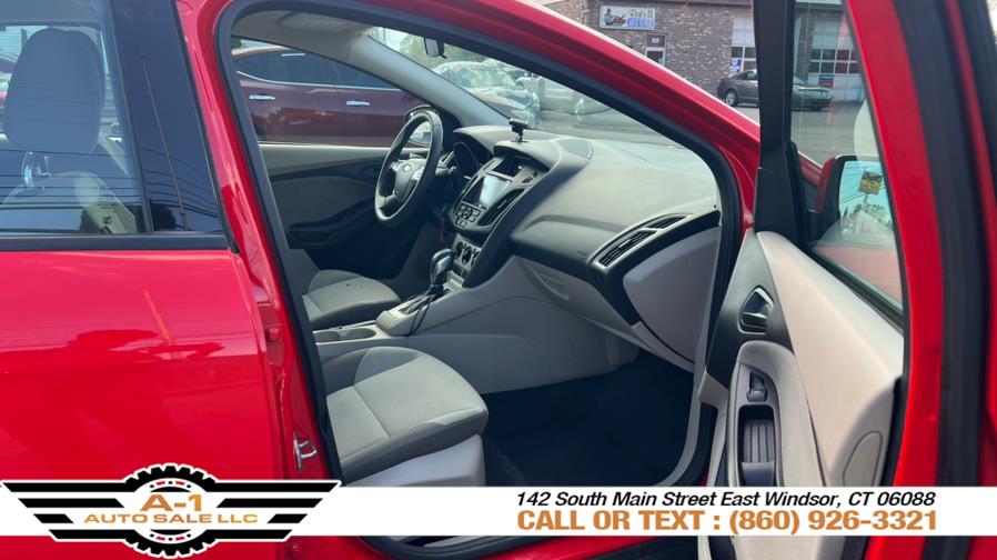 2012 Ford Focus SE photo