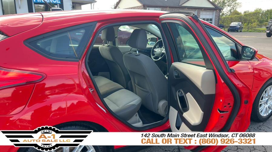 2012 Ford Focus SE photo
