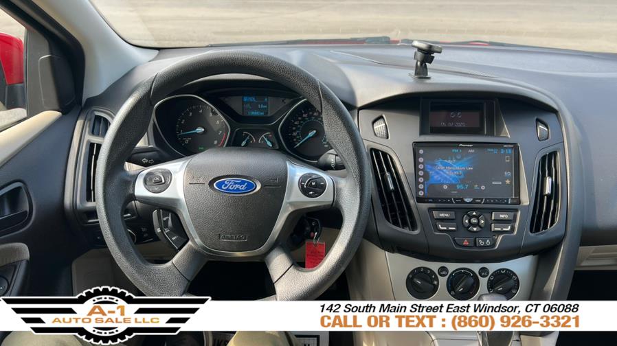 2012 Ford Focus SE photo