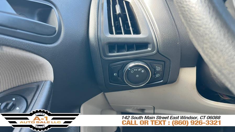 2012 Ford Focus SE photo