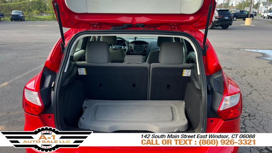 2012 Ford Focus SE photo