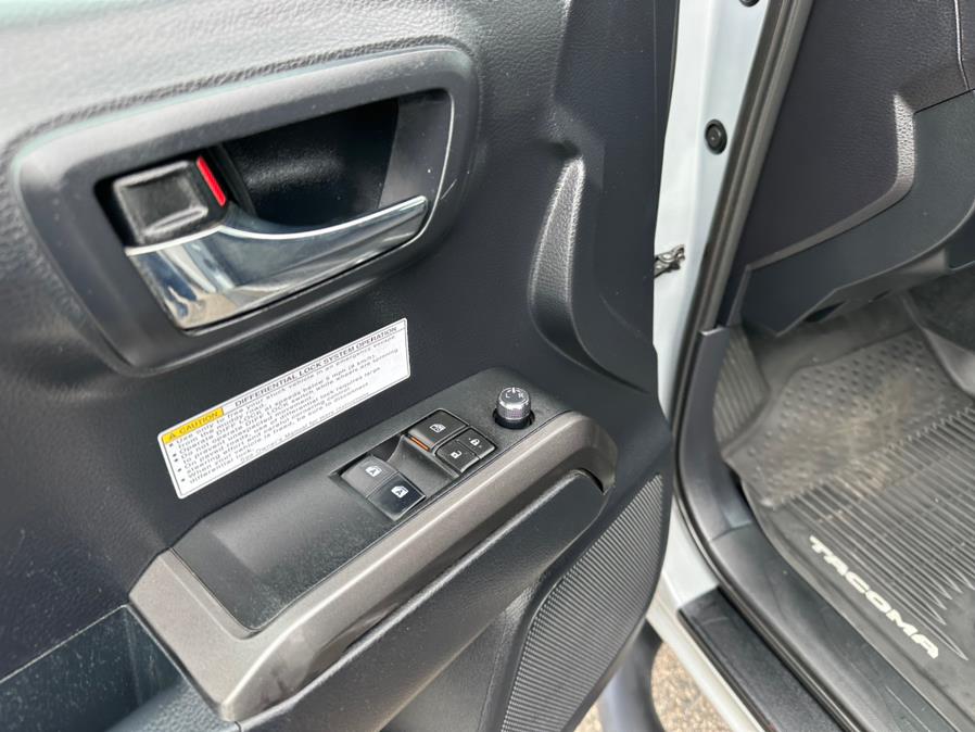2018 Toyota Tacoma TRD Off Road Access Cab 6'' Be photo