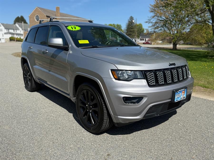 2017 Jeep Grand Cherokee LAREDO photo