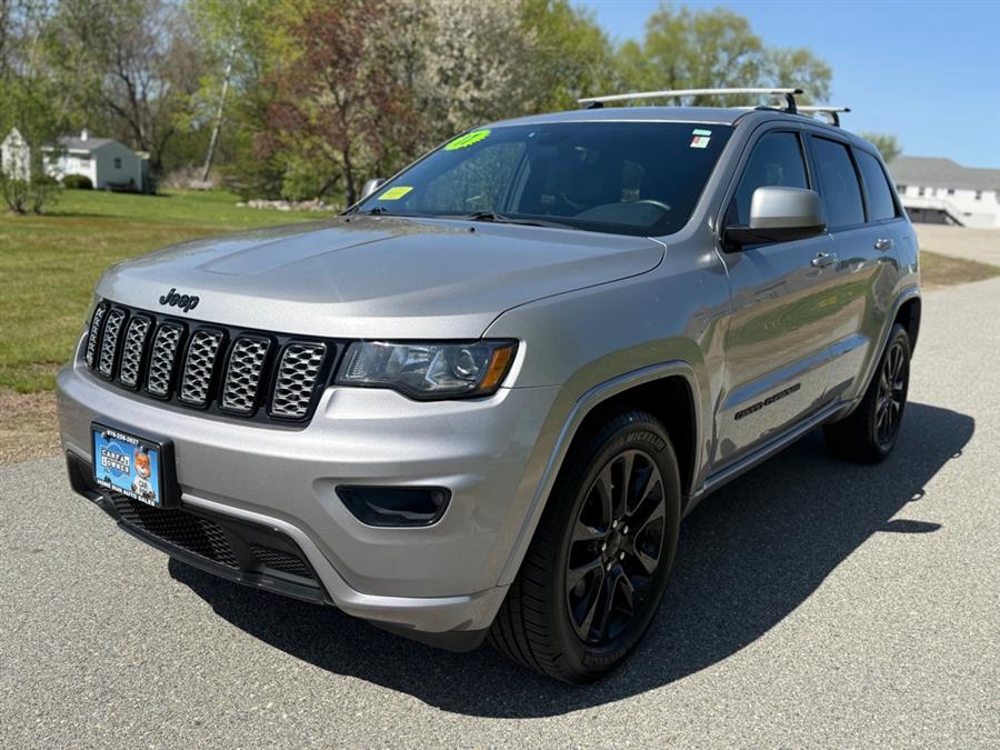 2017 Jeep Grand Cherokee LAREDO photo
