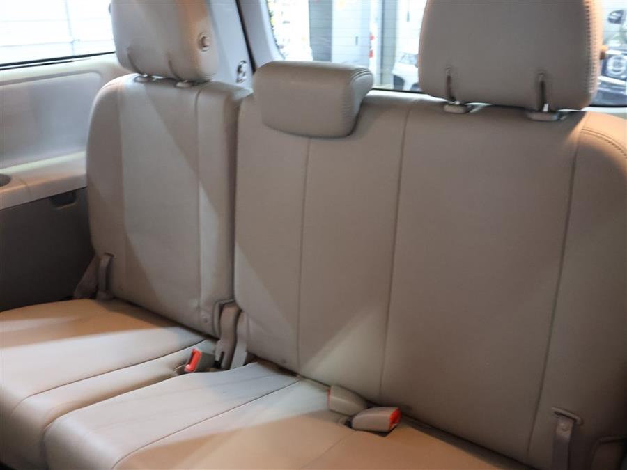 2020 Toyota Sienna XLE photo