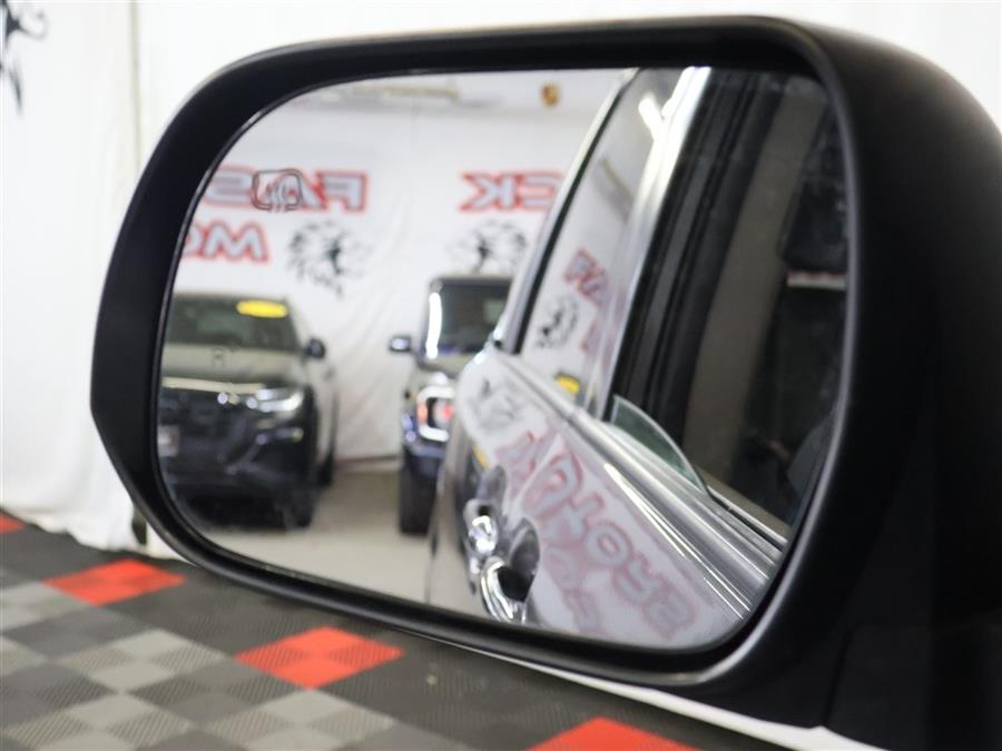 2020 Toyota Sienna XLE photo