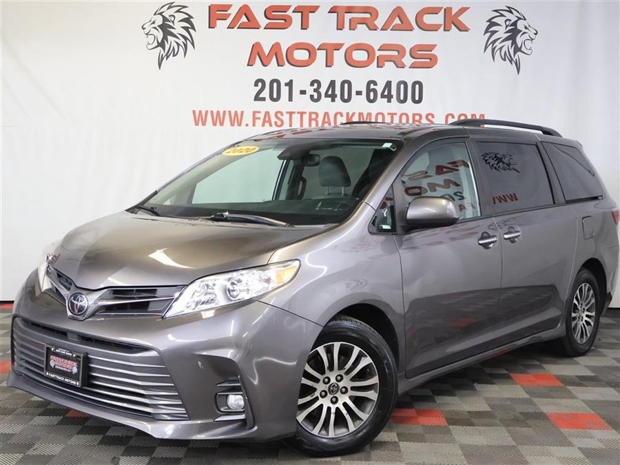 2020 Toyota Sienna XLE photo
