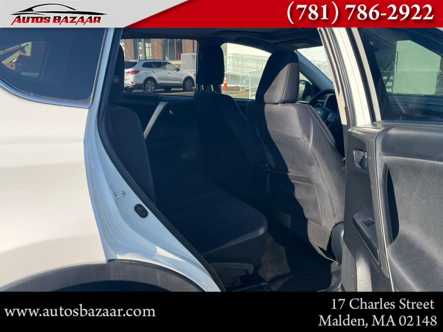 2015 Toyota RAV4 AWD 4dr XLE (Natl) photo