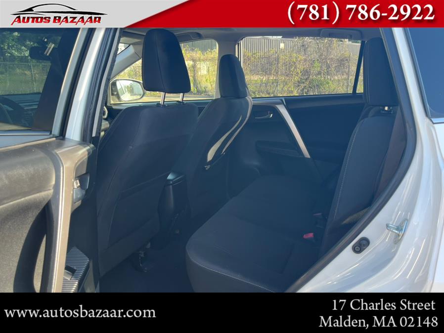 2015 Toyota RAV4 AWD 4dr XLE (Natl) photo
