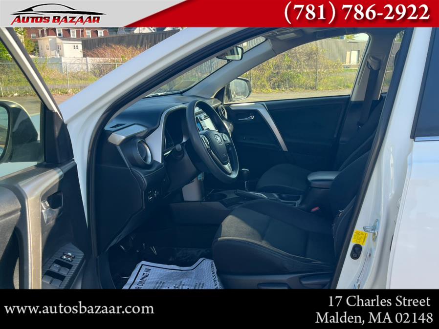 2015 Toyota RAV4 AWD 4dr XLE (Natl) photo