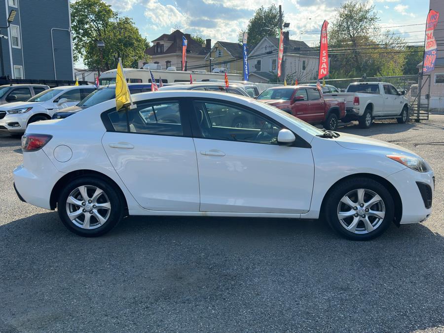2011 Mazda Mazda3 i Touring photo