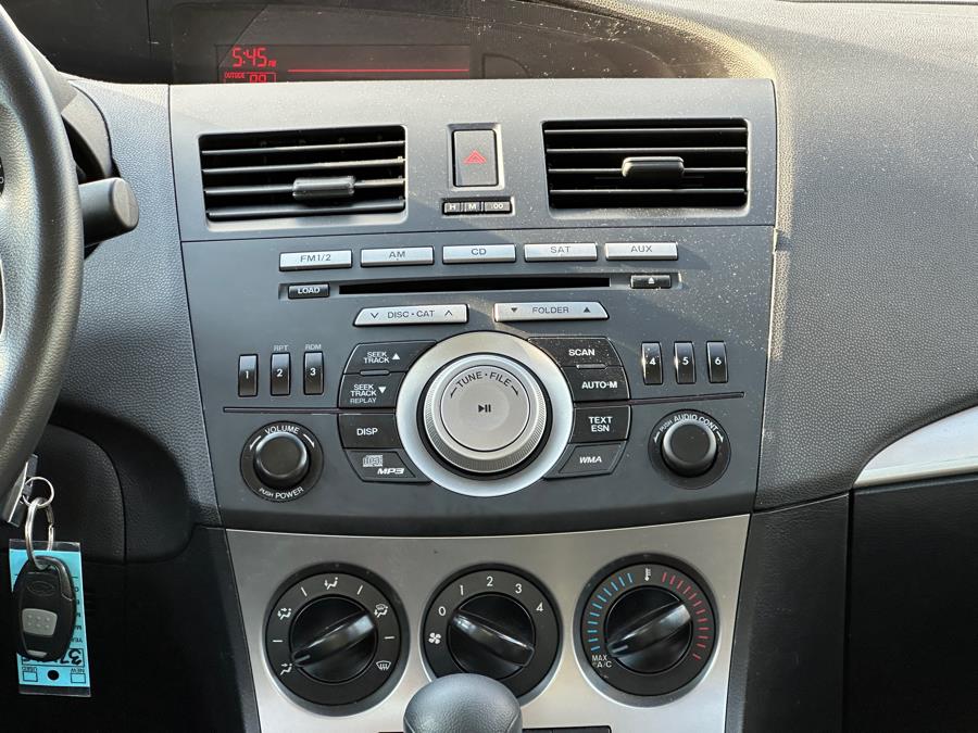 2011 Mazda Mazda3 i Touring photo