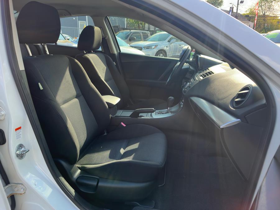2011 Mazda Mazda3 i Touring photo