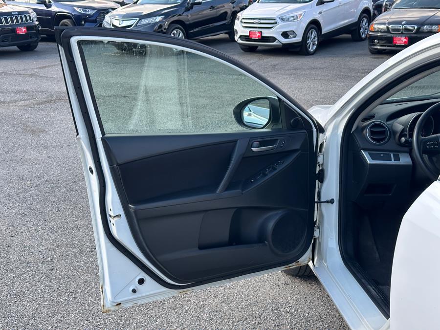 2011 Mazda Mazda3 i Touring photo