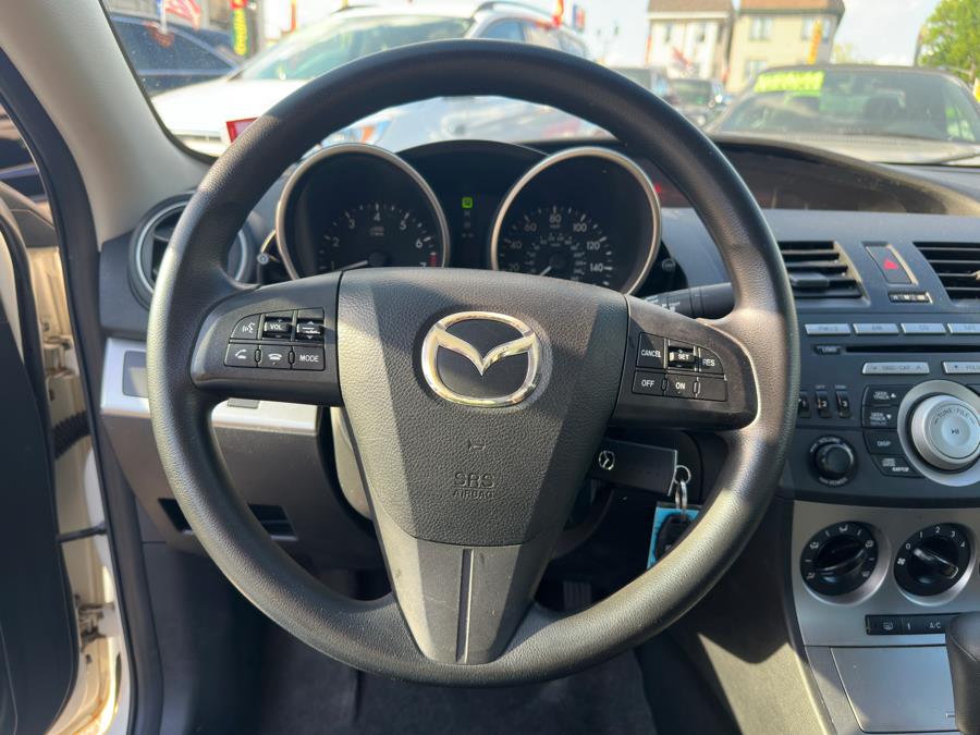 2011 Mazda Mazda3 i Touring photo