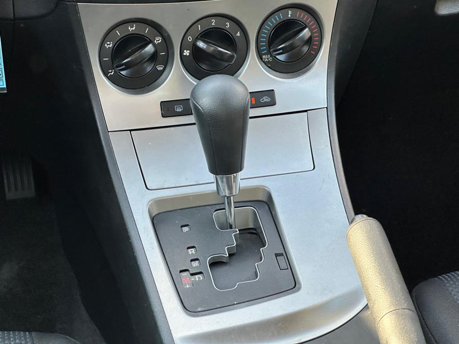 2011 Mazda Mazda3 i Touring photo
