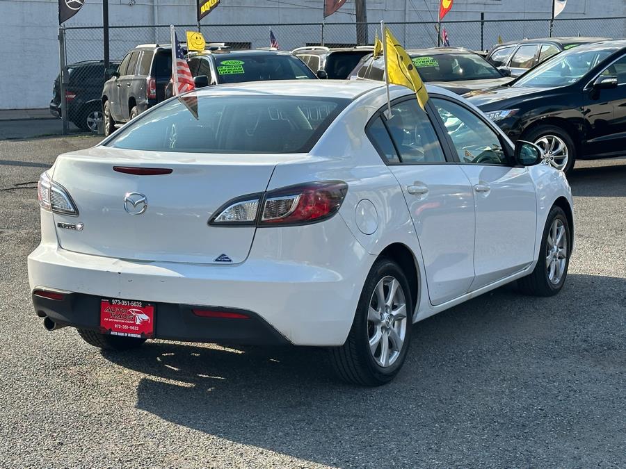 2011 Mazda Mazda3 i Touring photo