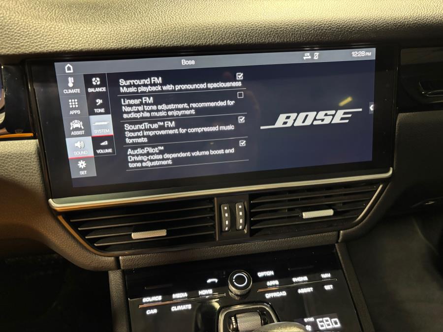 2019 Porsche Cayenne AWD photo