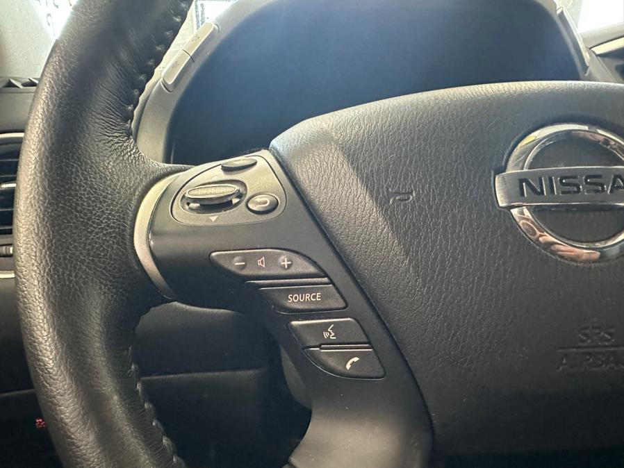 2020 Nissan Pathfinder 4x4 SV photo