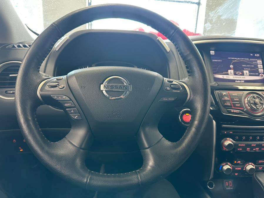 2020 Nissan Pathfinder 4x4 SV photo