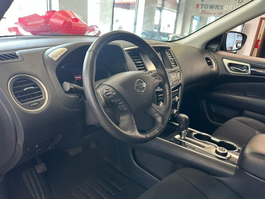2020 Nissan Pathfinder 4x4 SV photo