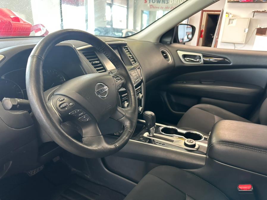 2020 Nissan Pathfinder 4x4 SV photo
