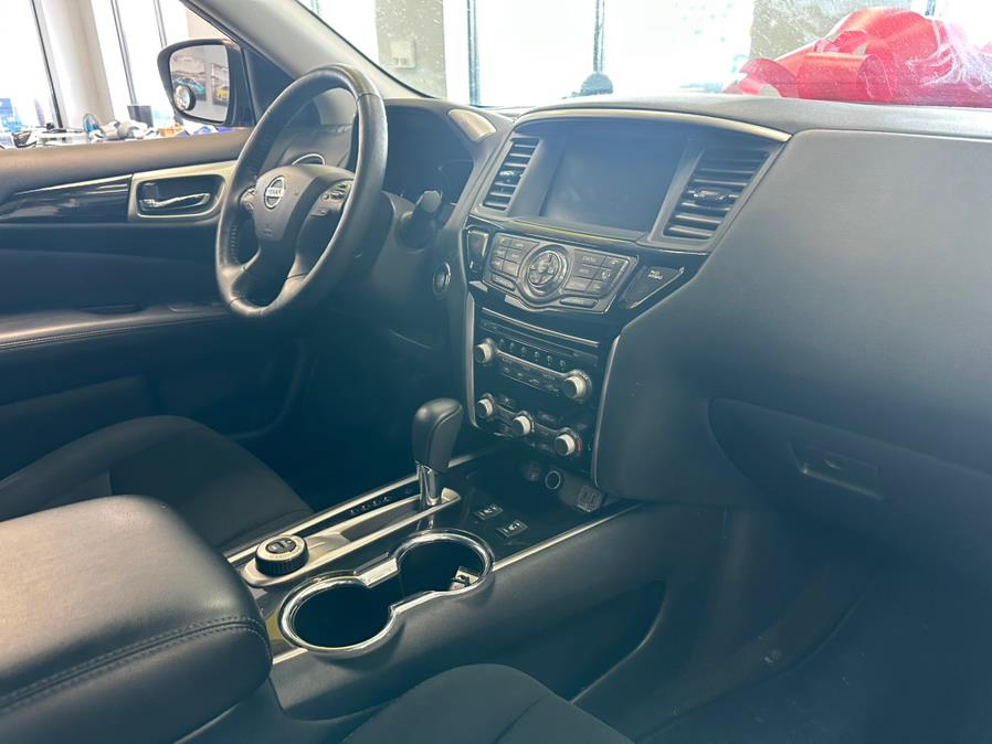 2020 Nissan Pathfinder 4x4 SV photo