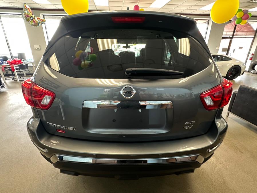 2020 Nissan Pathfinder 4x4 SV photo