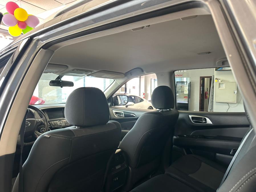 2020 Nissan Pathfinder 4x4 SV photo