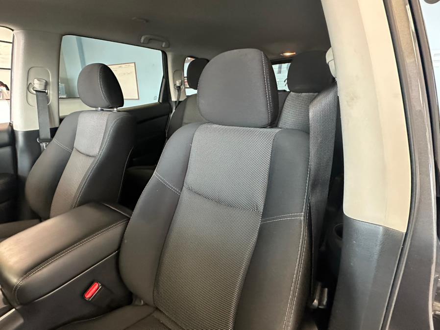 2020 Nissan Pathfinder 4x4 SV photo