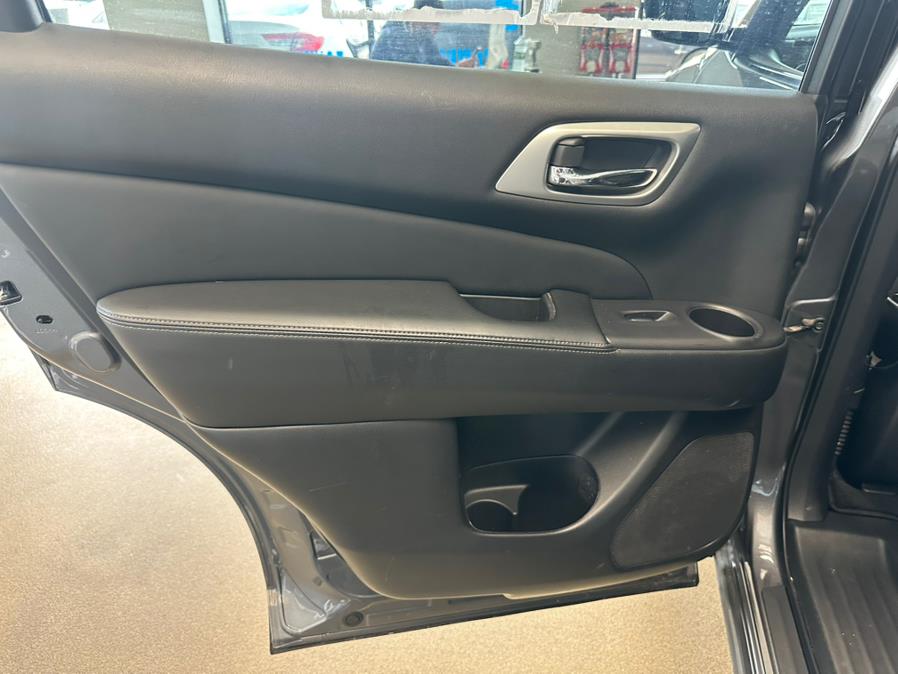 2020 Nissan Pathfinder 4x4 SV photo