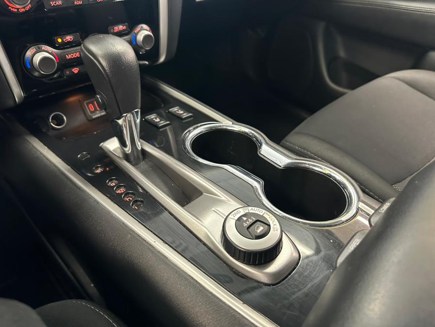 2020 Nissan Pathfinder 4x4 SV photo