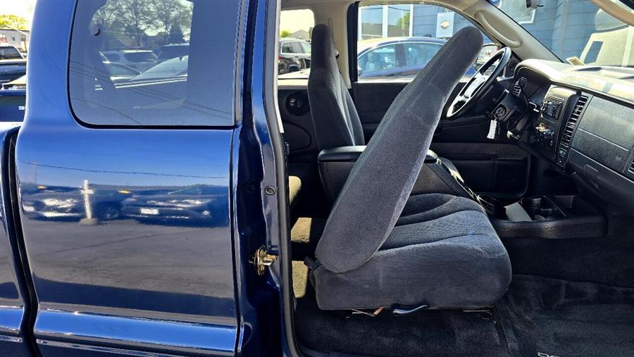 2004 Dodge Dakota Sport photo