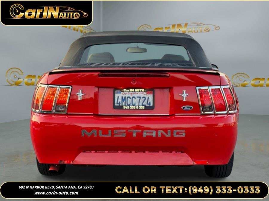 2000 Ford Mustang photo