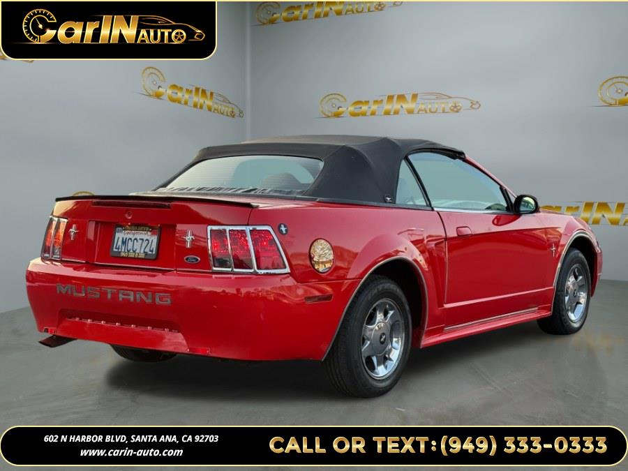 2000 Ford Mustang photo