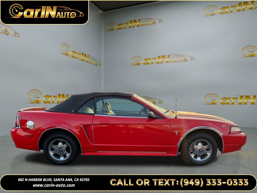 2000 Ford Mustang photo