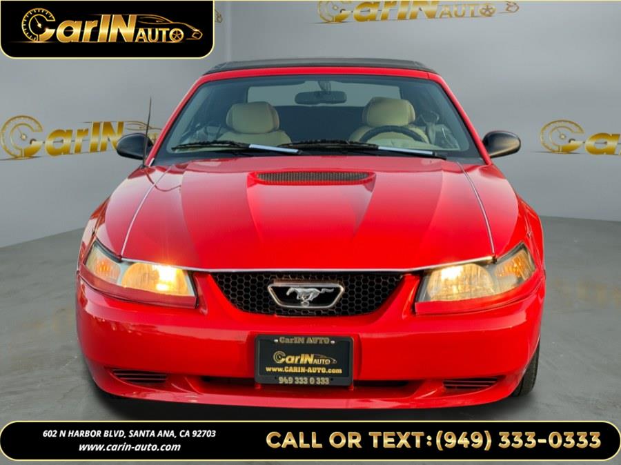 2000 Ford Mustang photo
