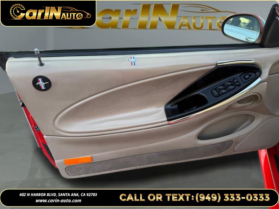 2000 Ford Mustang photo