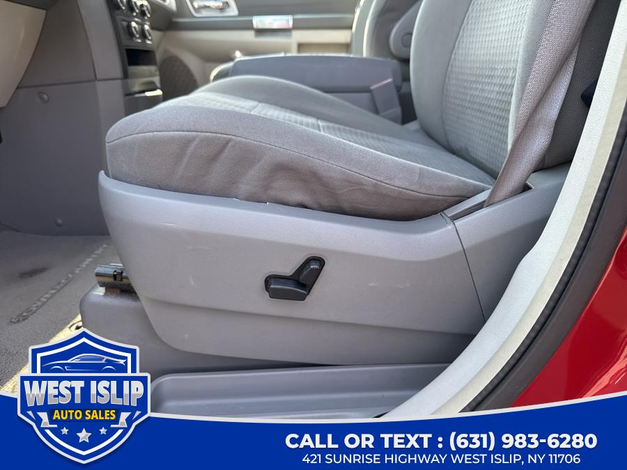 2008 Chrysler Town & Country Touring photo