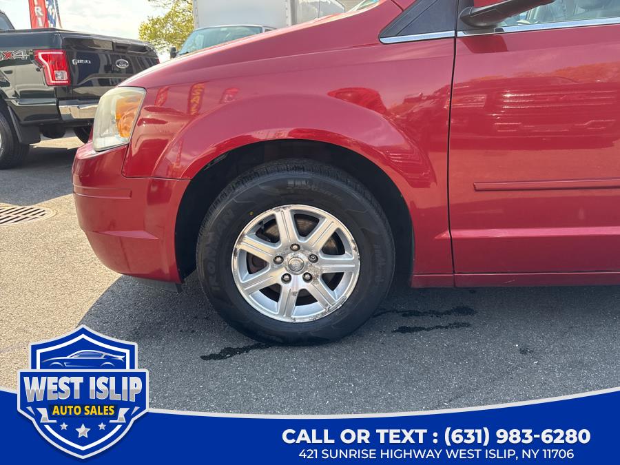 2008 Chrysler Town & Country Touring photo