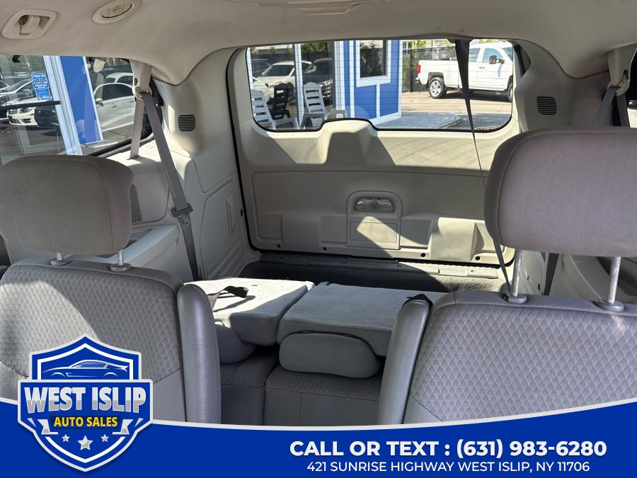 2008 Chrysler Town & Country Touring photo