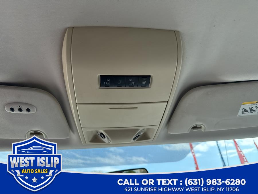 2008 Chrysler Town & Country Touring photo