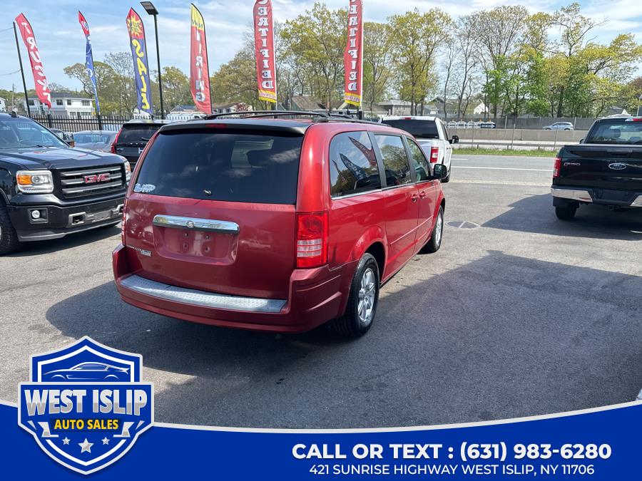 2008 Chrysler Town & Country Touring photo