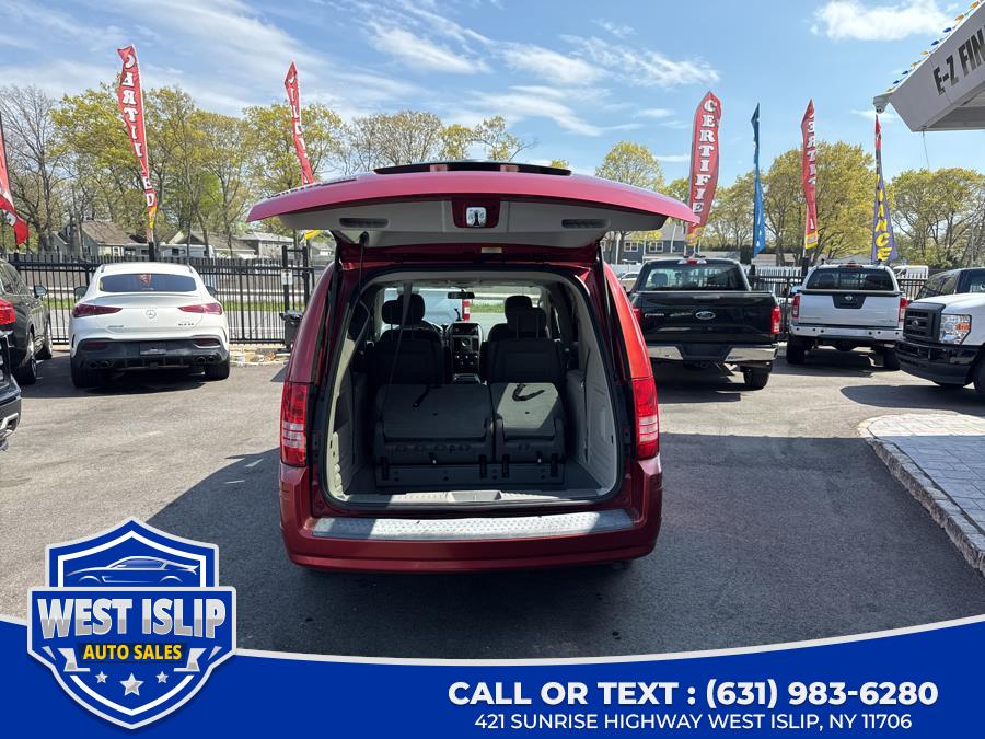 2008 Chrysler Town & Country Touring photo